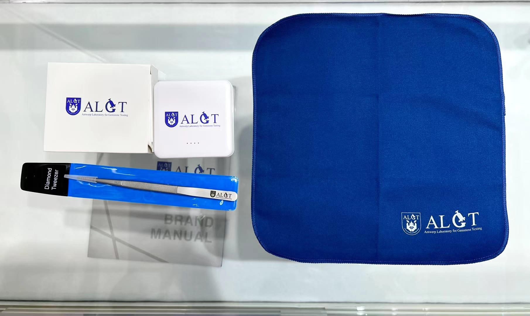 ALGT at HongKong gemstone and jewelry show.