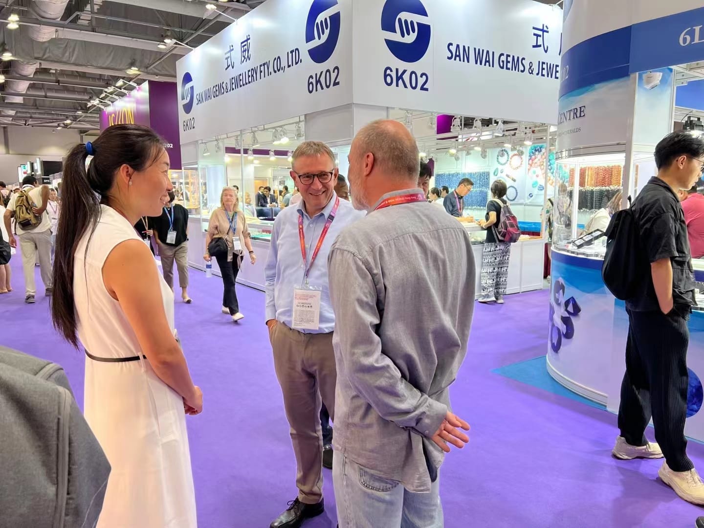 ALGT at HongKong gemstone and jewelry show.