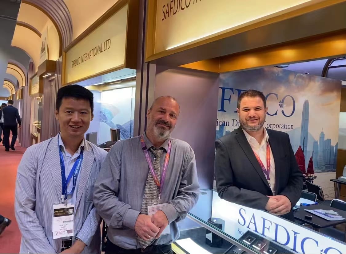 ALGT at HongKong gemstone and jewelry show.