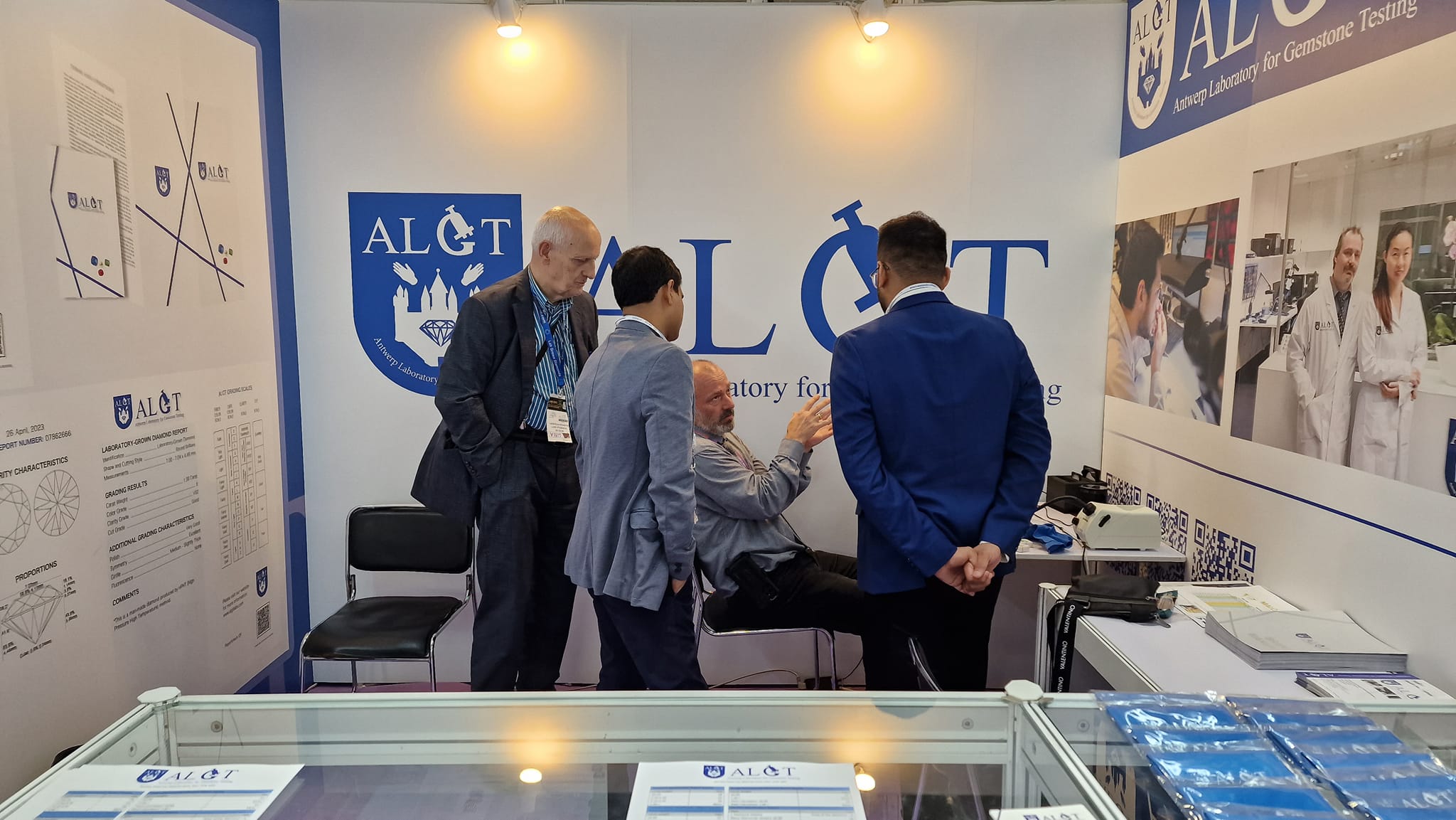 ALGT at HongKong gemstone and jewelry show.