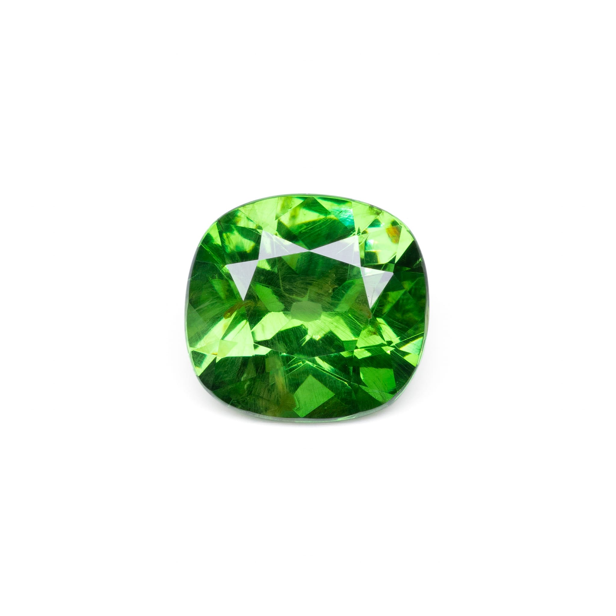 This amazing 3.03 cts and 3.15 cts demantoid pair originated from Russia was recently brought in ALGT for research.