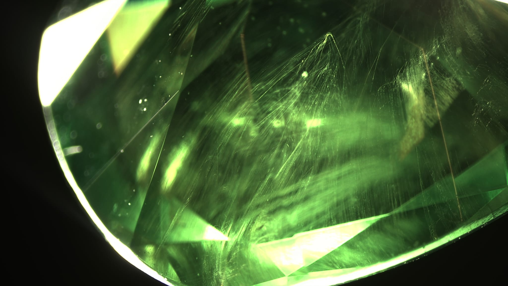 This amazing 3.03 cts and 3.15 cts demantoid pair originated from Russia was recently brought in ALGT for research.